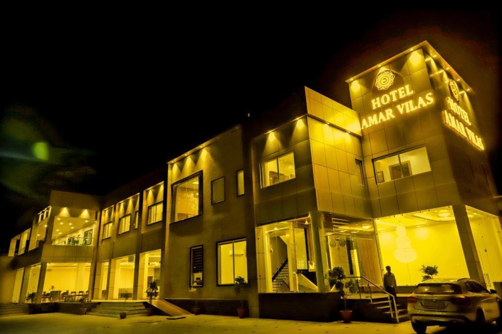 בהאראטפור Hotel Amar Vilas & Resort מראה חיצוני תמונה